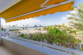 Holiday apartment with direct sea promenade access